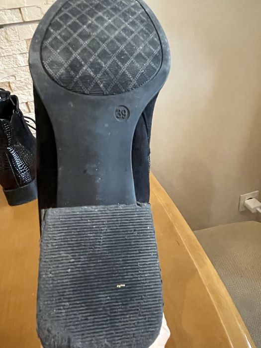 Класні утеплені ботінки, р. 39