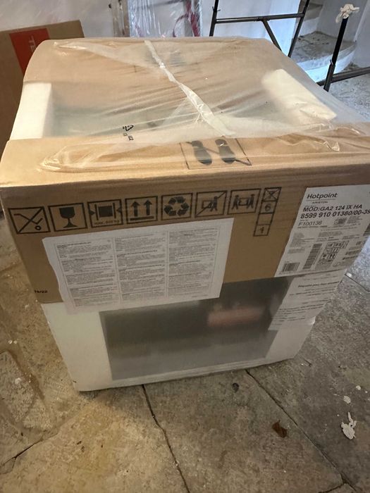 Forno Embutido Hotpoint GA2 124 IX (Gás) - novo, sem uso