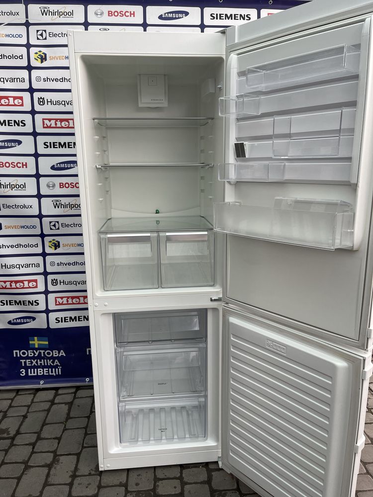Холодильник Electrolux #06076