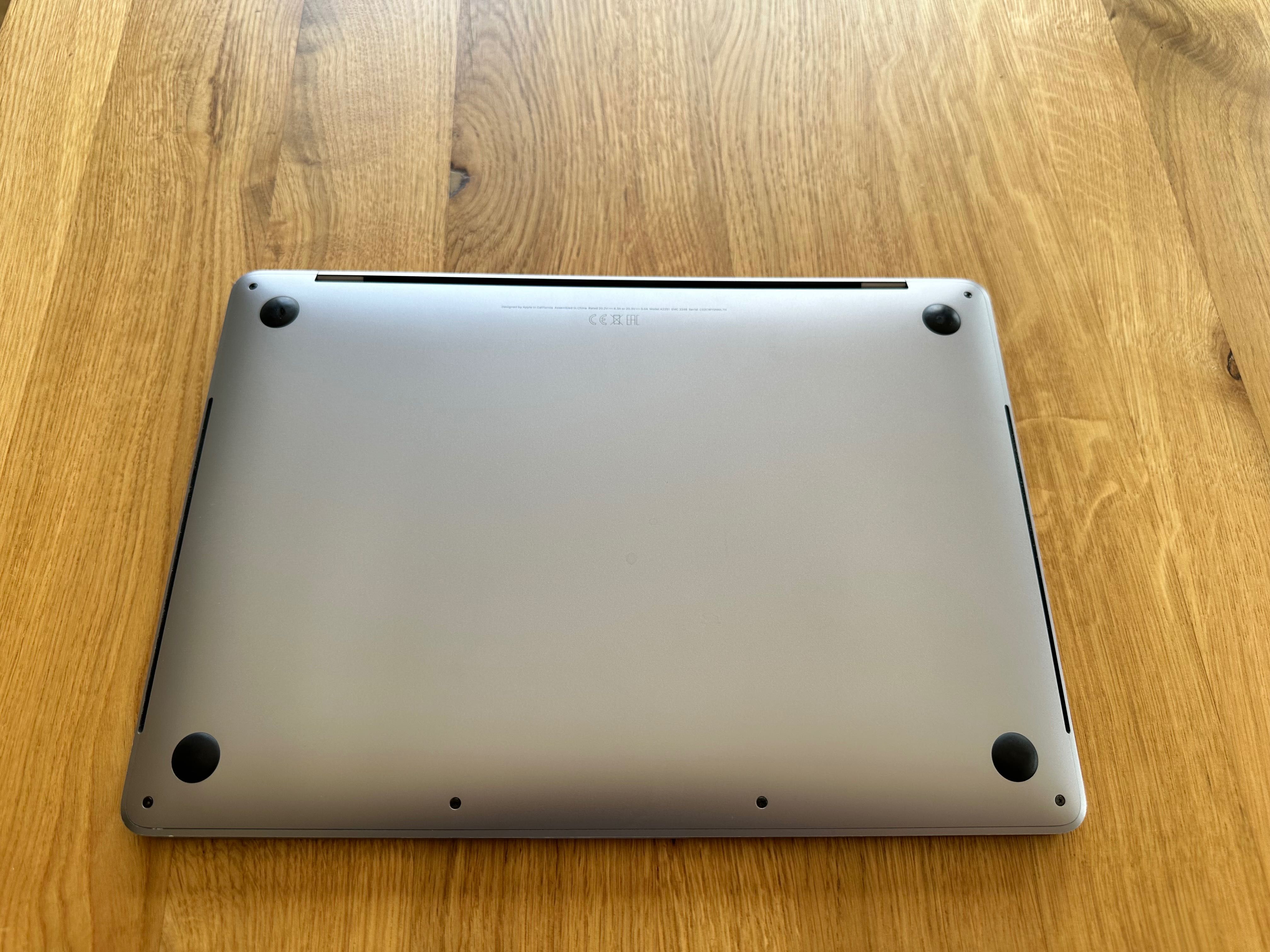 Apple MacBook Pro 13" 2020 16/512 GB (A2251) - 4 porty thunderbolt