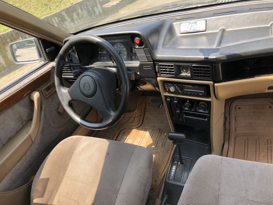 Опель Кадет 1,8 Акпп