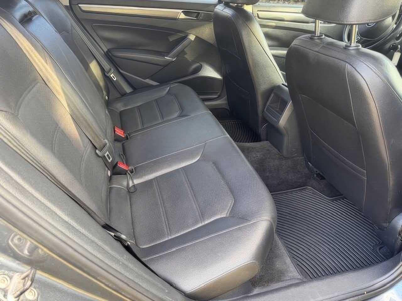 2016 Volkswagen Passat R-Line