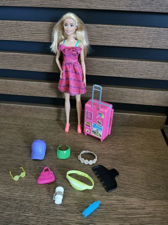 Lalka Barbie z akcesoriami podróż