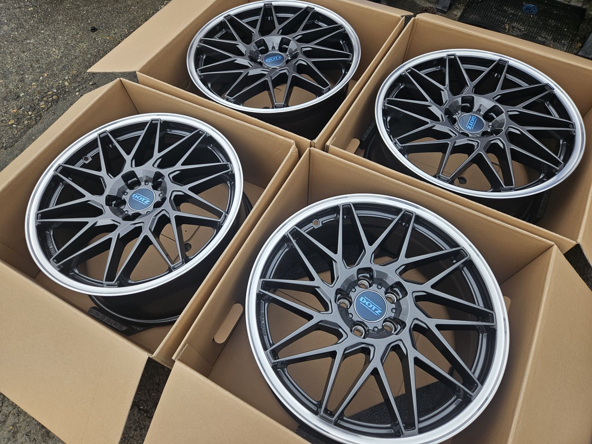 Felgi aluminiowe 5x108 8.5j et45 19" dotz