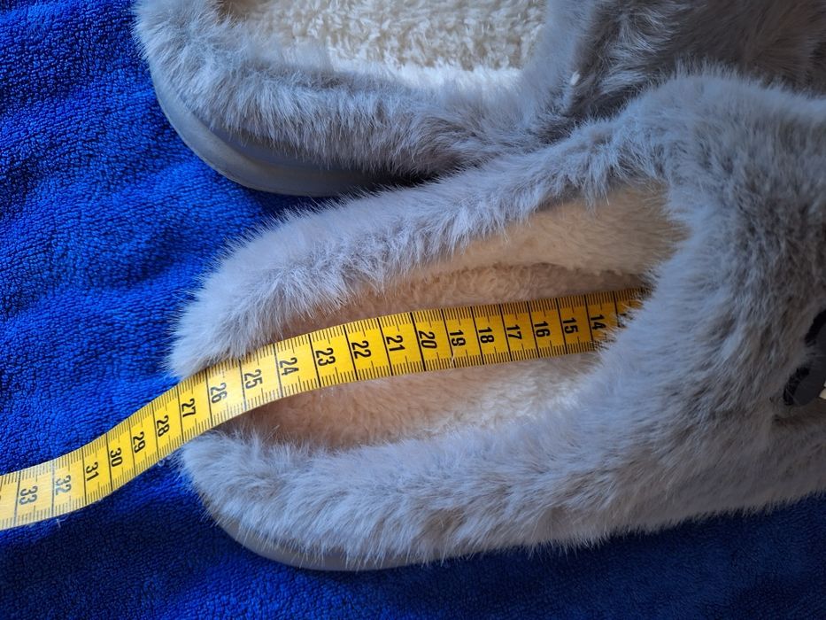 Damskie zimowe kapcie 42,5,wkładka ma 26,5 cm