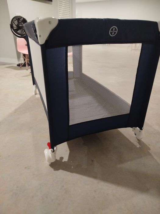 Cama de viagem e colchão