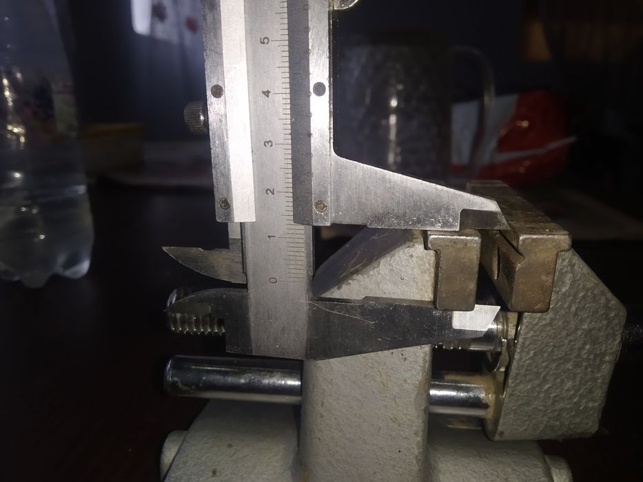 Тіски   слесарні