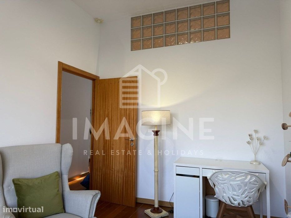 Gabinete para arrendamento na Avenida Mariano de Carvalho