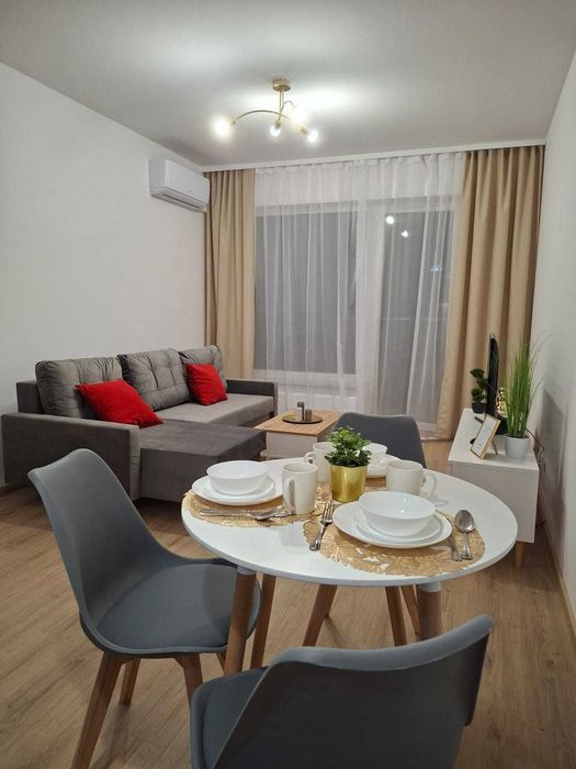 Wynajmę komfortowe mieszkanie 2-POK. Z GARAŻEM I KOMÓRKĄ – CENTRUM