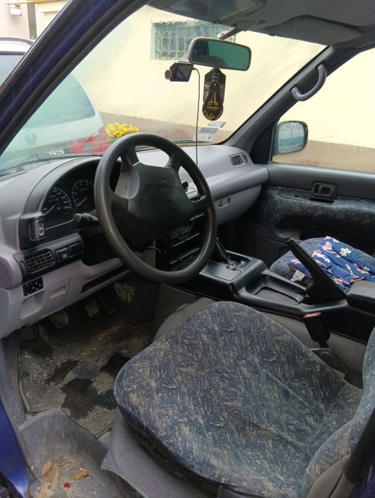 Нісан Серена 2.0