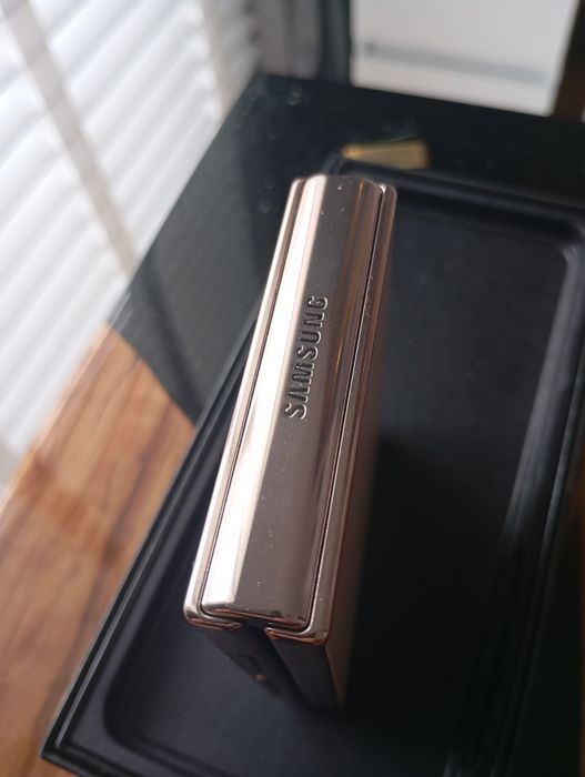 Samsung Flip4 pink gold komplet z 4 etui