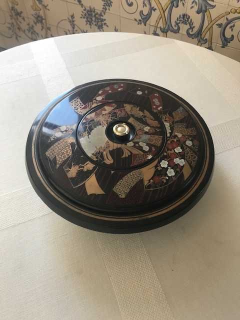 Caixa chinesa antiga