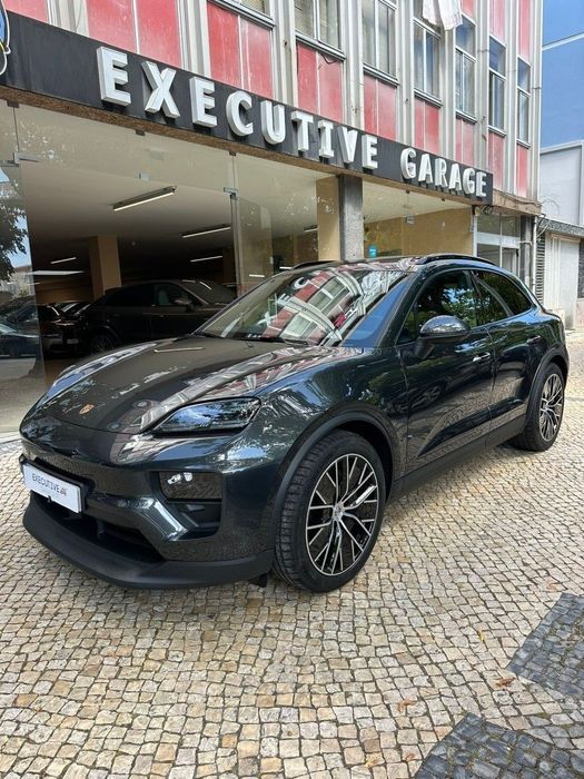 Porsche Macan Electric 4