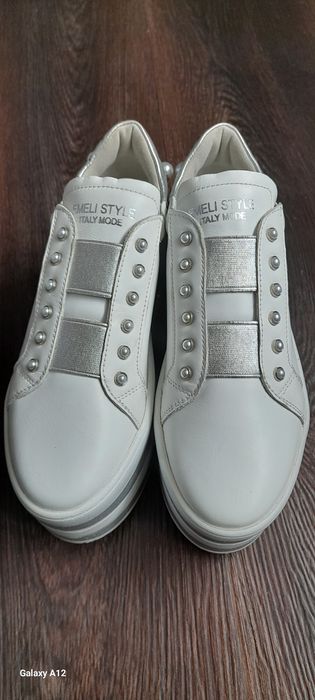 Весняне жіноче взуття на платформі