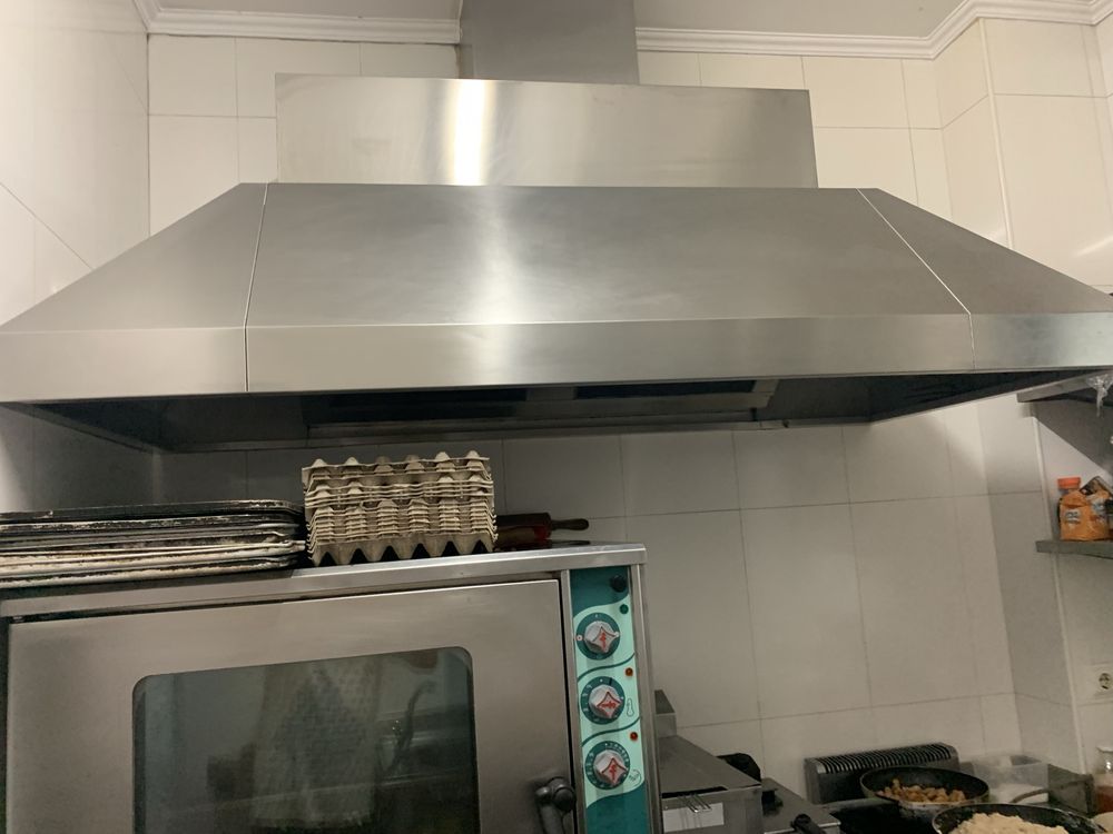 Cafe snack bar equipado