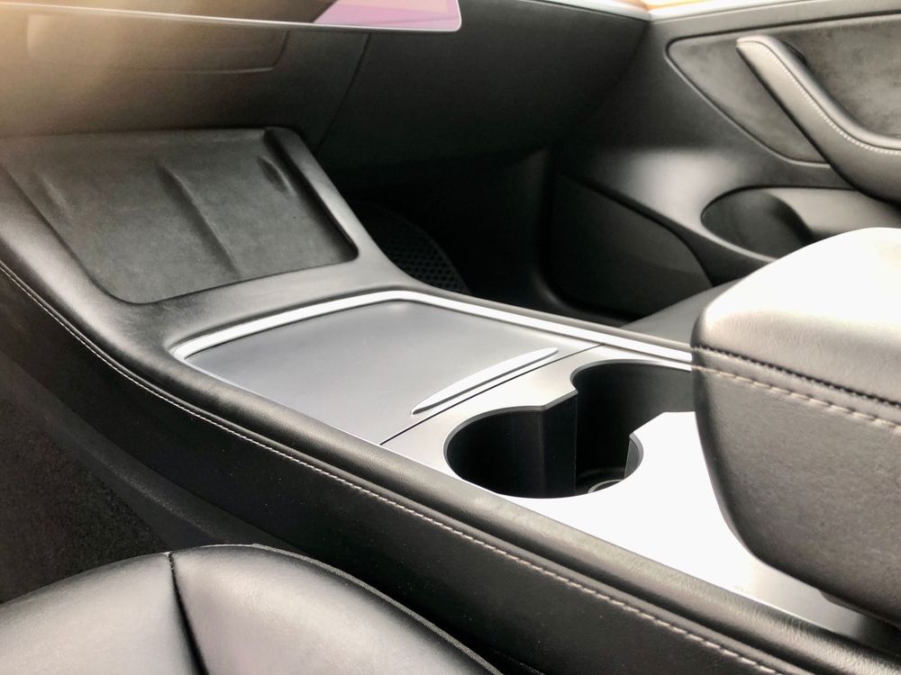 Tesla Model 3 (2023)