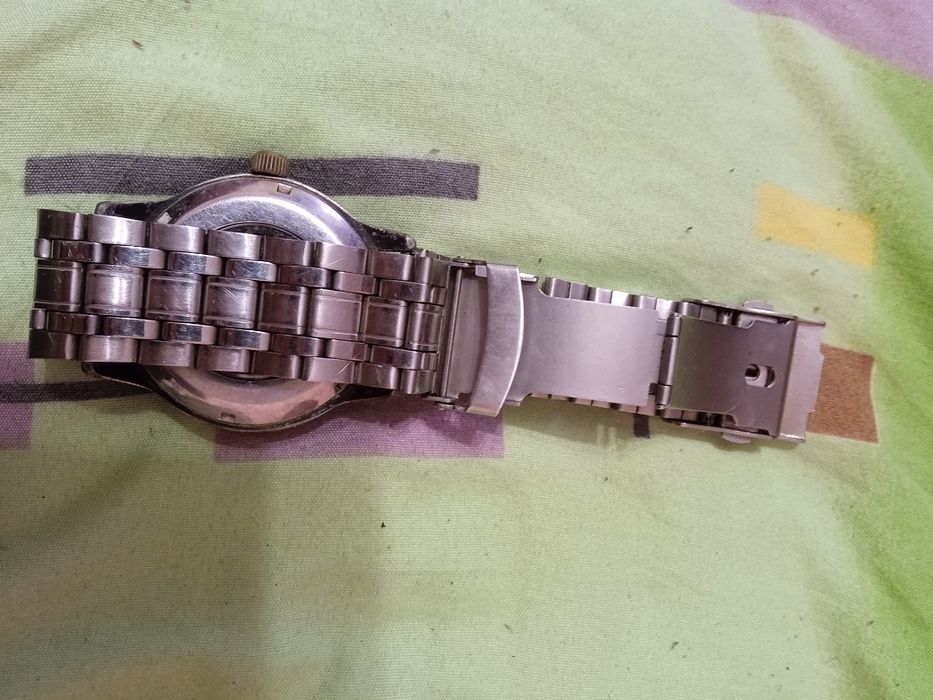 Продам годиник під відновлення