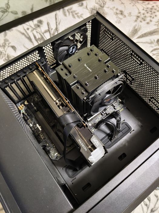 Lian Li/ i7 11700K/ Z590/ RX 6700XT/ 32Gb 3600Mh/1.5 Tb/Be quiet