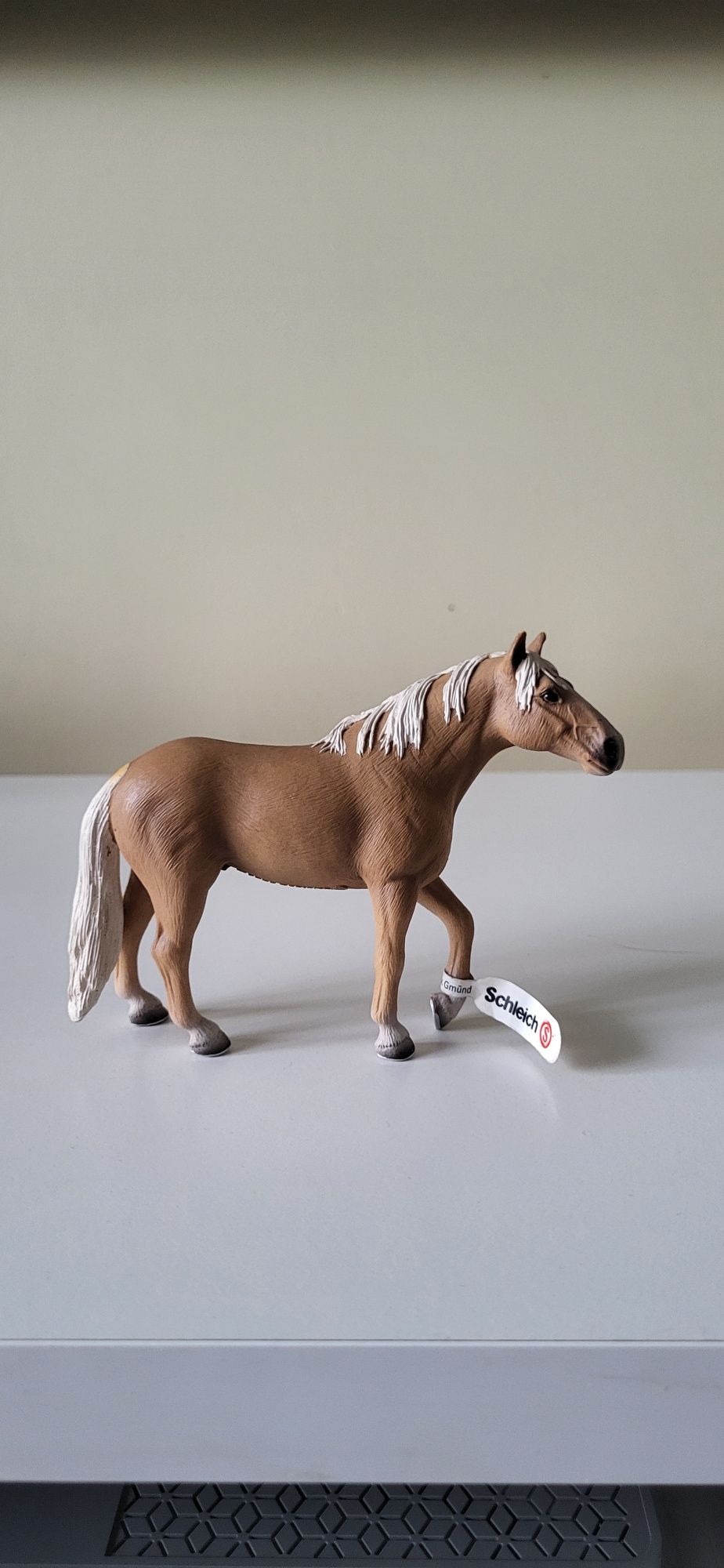 Schleich koń palomino ogier figurka unikat model wycofany z 2006 r.