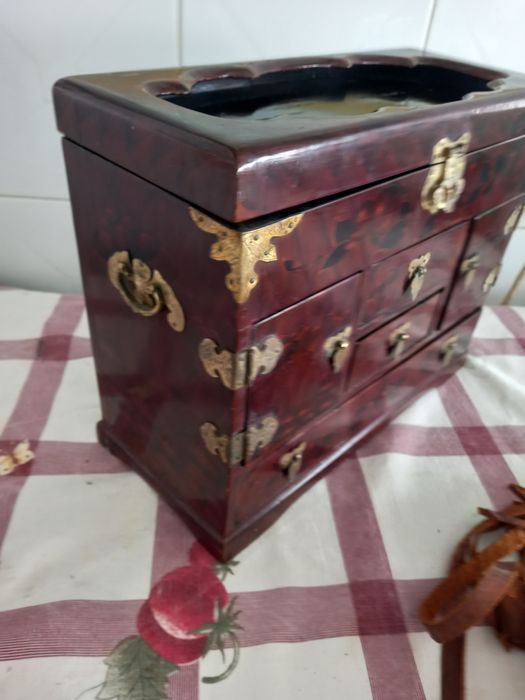 Guarda jóias Antigo.