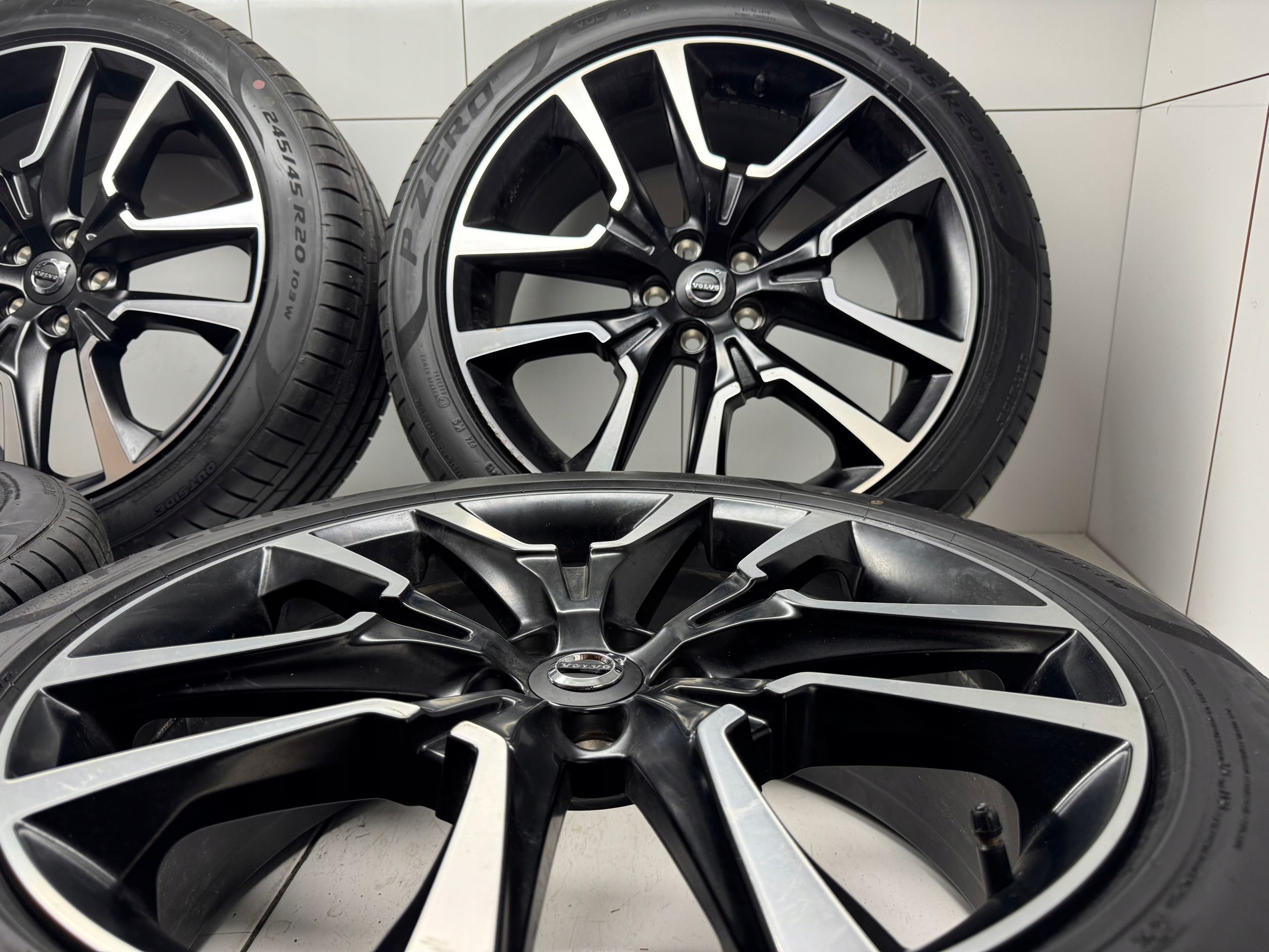 Kola Felgi 20 Volvo V90 V70 r Design Oem Opony Nowe !
