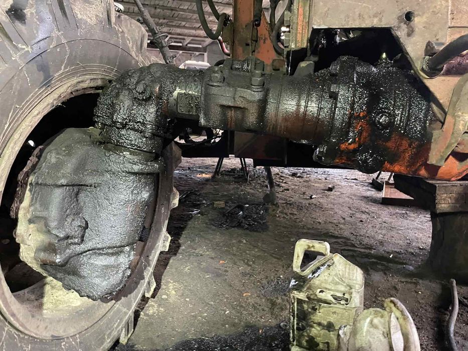 Передній ведучий міст на трактор МТЗ 82.