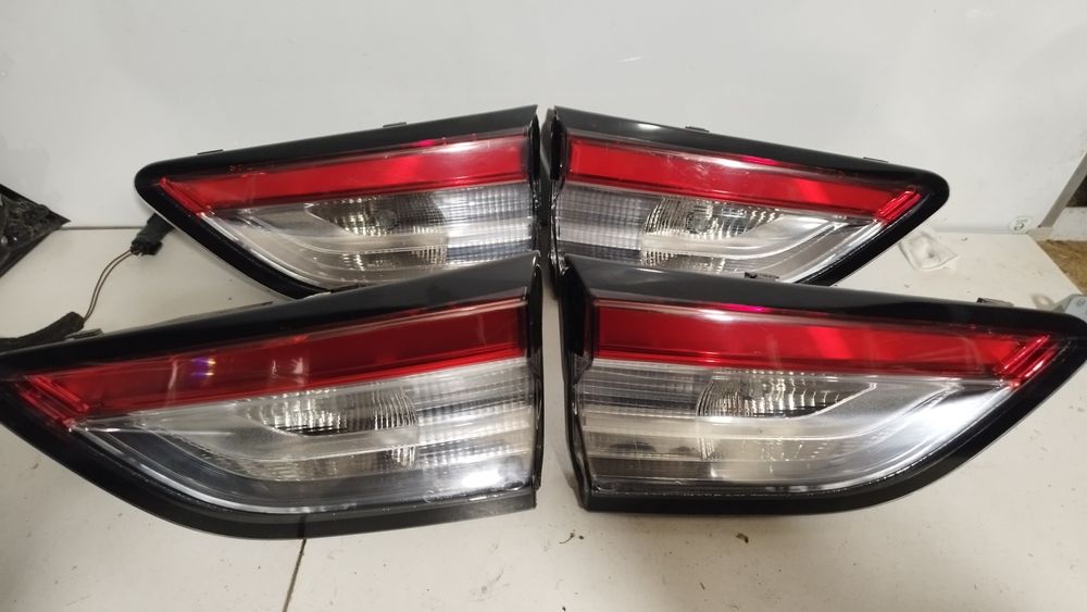 Ліхтар фонарь в кришку багажника Ford Escape Kuga 2020 -