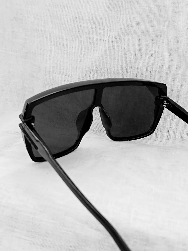 Okulary przeciwsłoneczne męskie z płaskim topem w stylu Modern