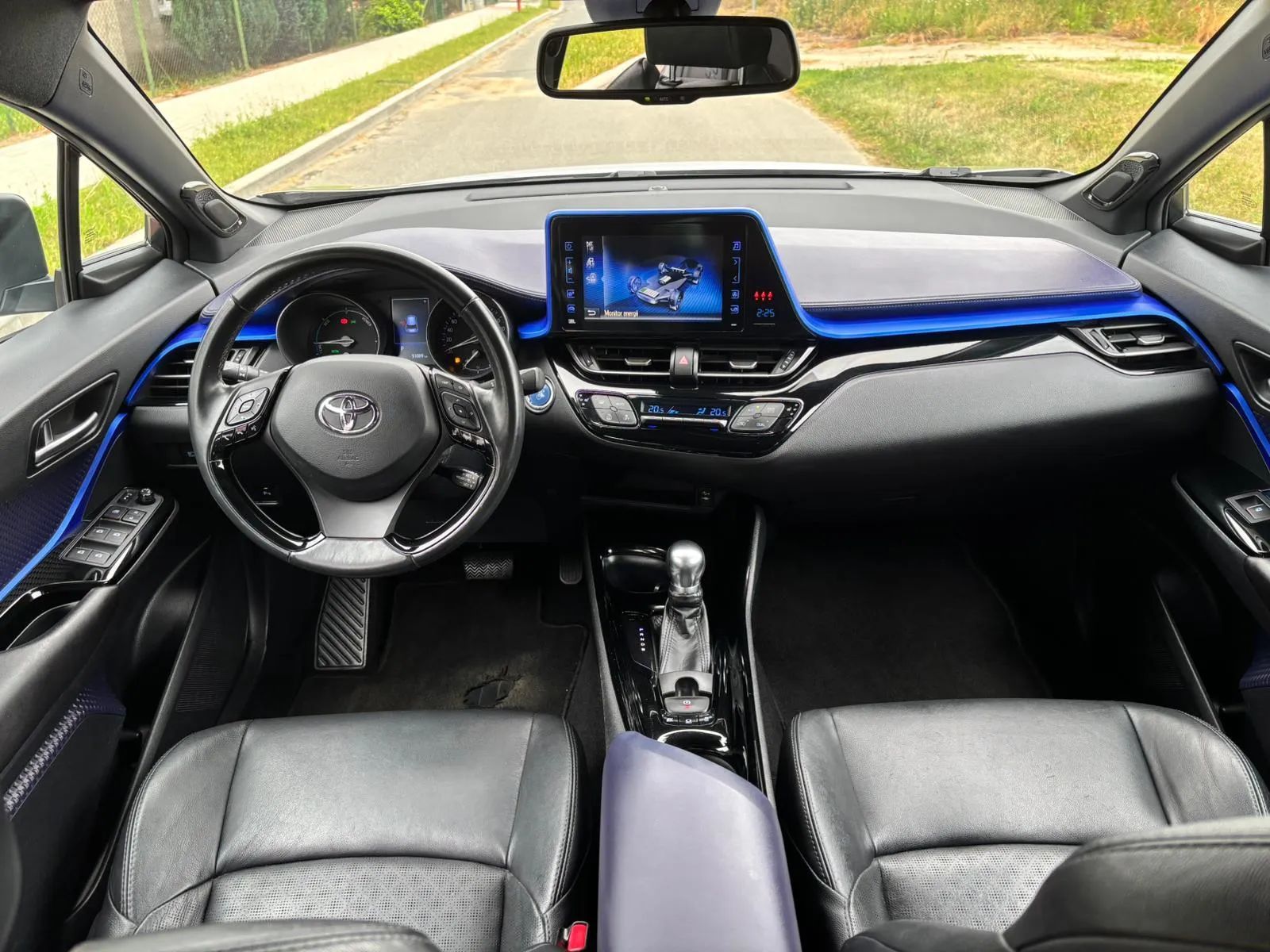 Toyota C-HR JBL Nawi Kamera Skóra Ledy Radar Asystent KeylessGO SERWIS