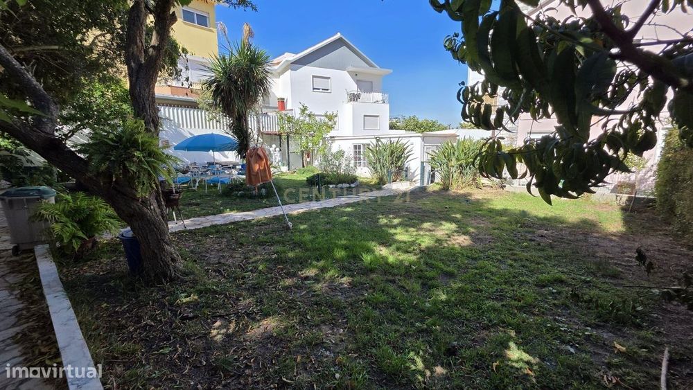 Terreno Urbano em Amora, Seixal - Oportunidade Única!