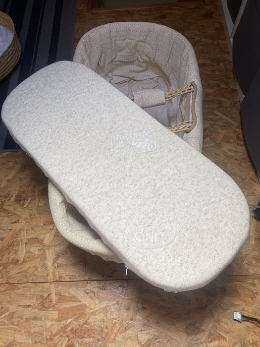 Berco e muda fraldas em verga