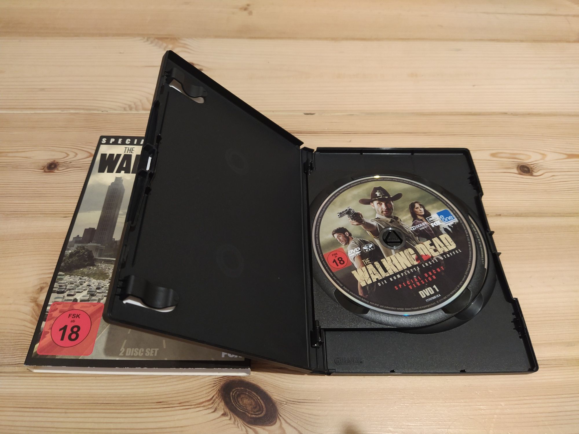 Cztery sezony dvd The Walking Dead języki niemiecki i angielski