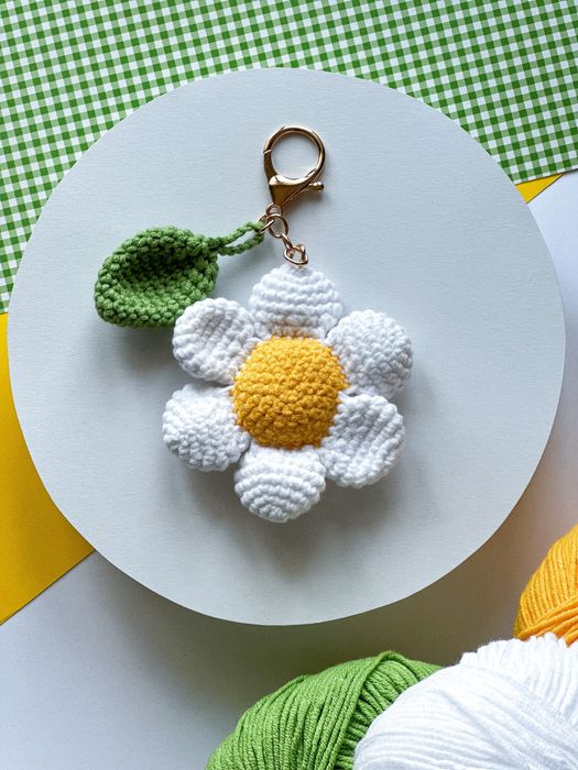 Brelok breloczek do kluczy stokrotka