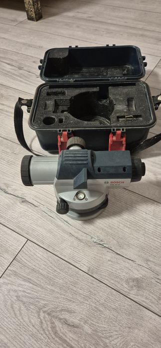 Sprzedam niwelator optyczny BOSCH GOL 32 D wraz z statywem