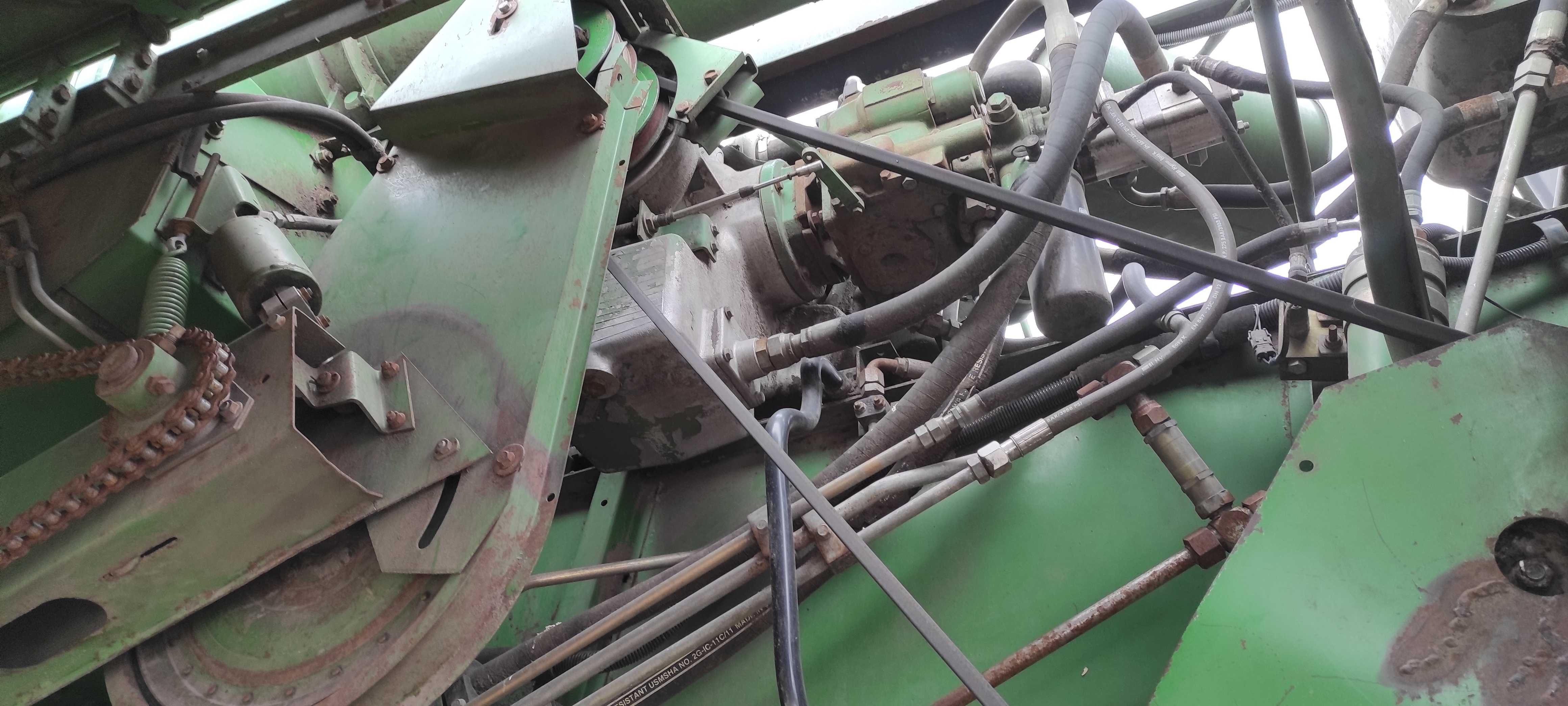 Комбайн John Deere 9500
