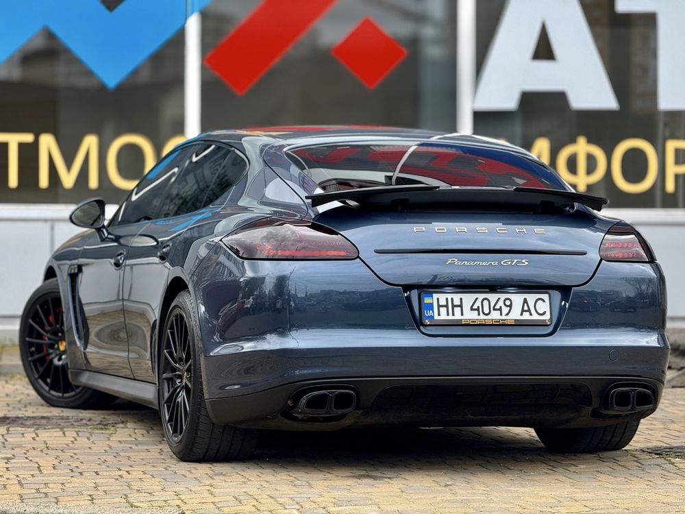 Porsche panamera GTS 4.8 2012