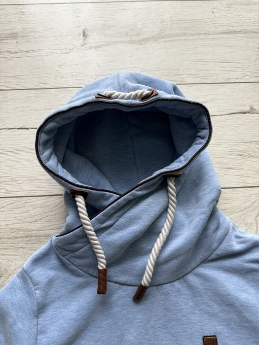 Bluza damska oversize niebieska z wysokim kołnierzem i kieszeniami