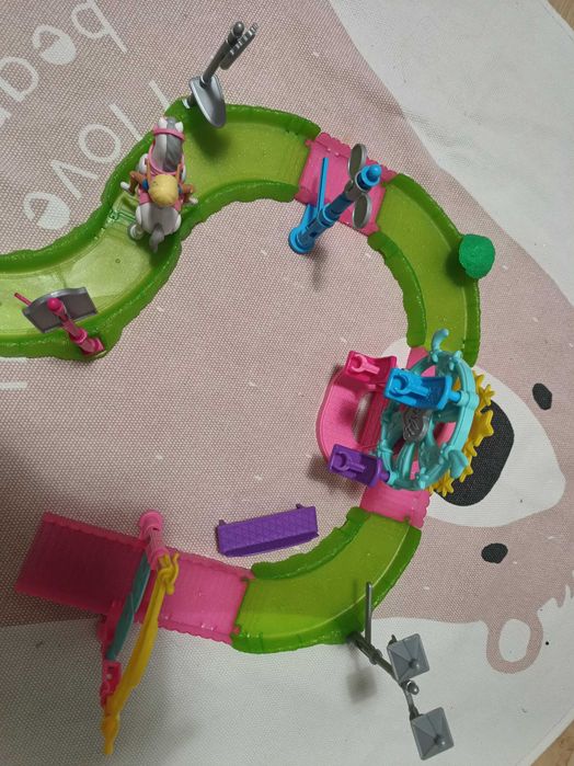 Barbie zestaw Wesołe Miasteczko chodzący koń