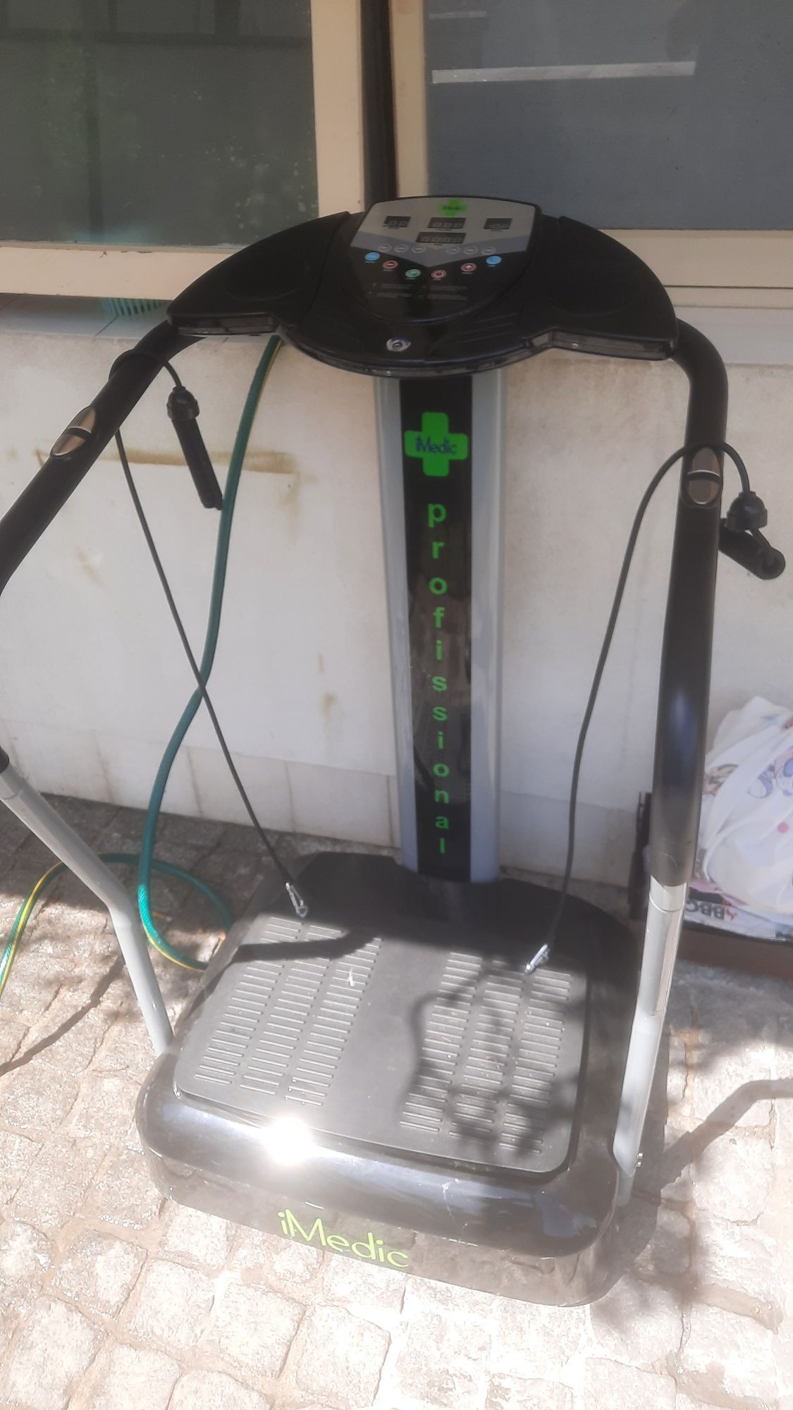 Maquina de  vibração com elásticos