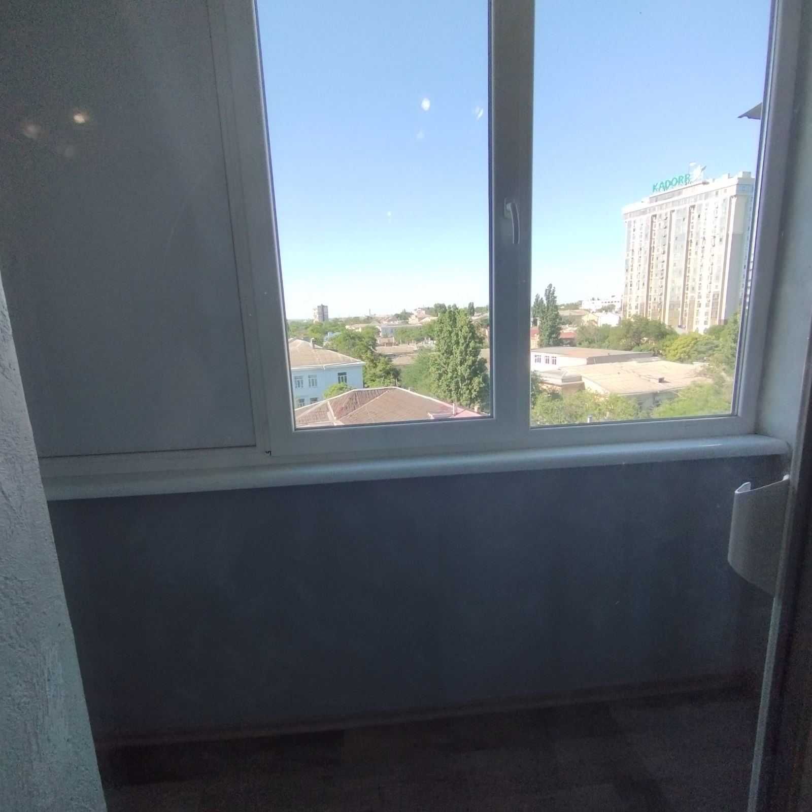 В продажу затишна кімната біля центру
