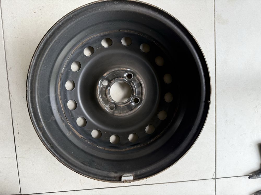 Felgi 14 4x100 5,5j ET36 Renault