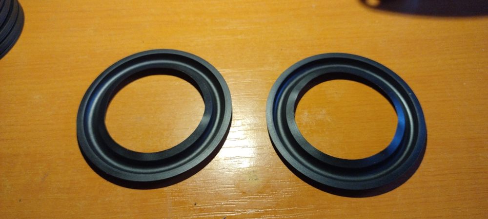 Zawieszenia gumowe do głośników Logitech Z5500 5 sztuk