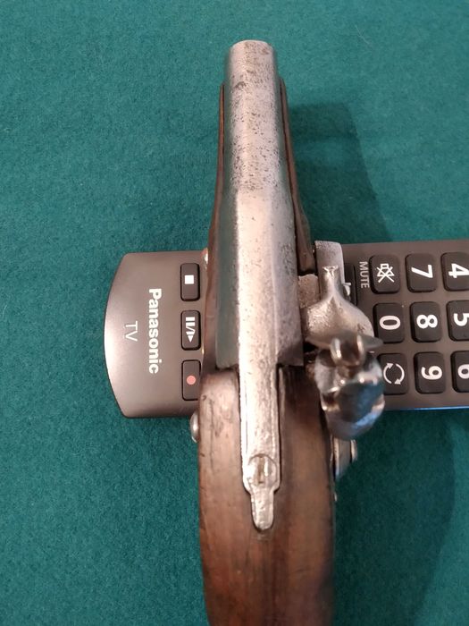 Pistola de pederneira de viagem francesa 1800.