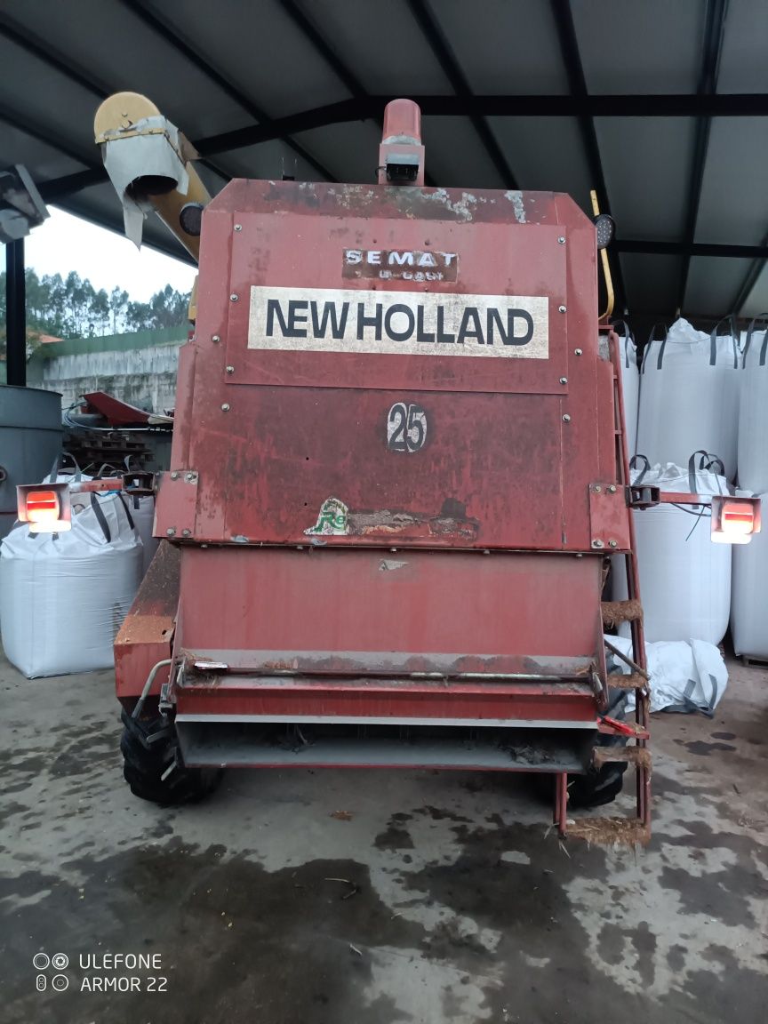 Ceifeira debulhadora new holland