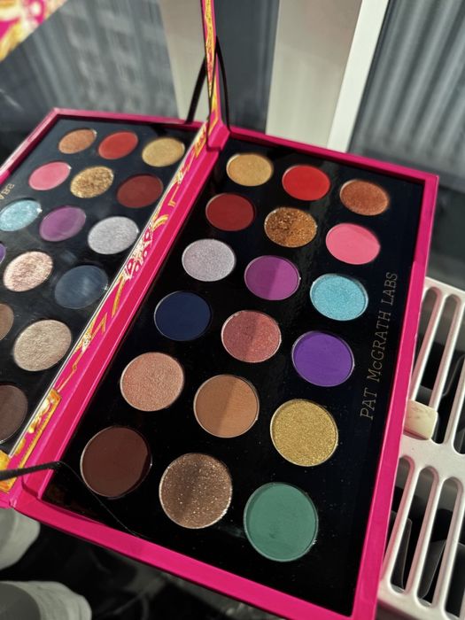 Супер Палетка тіней PAT McGRATH Labs