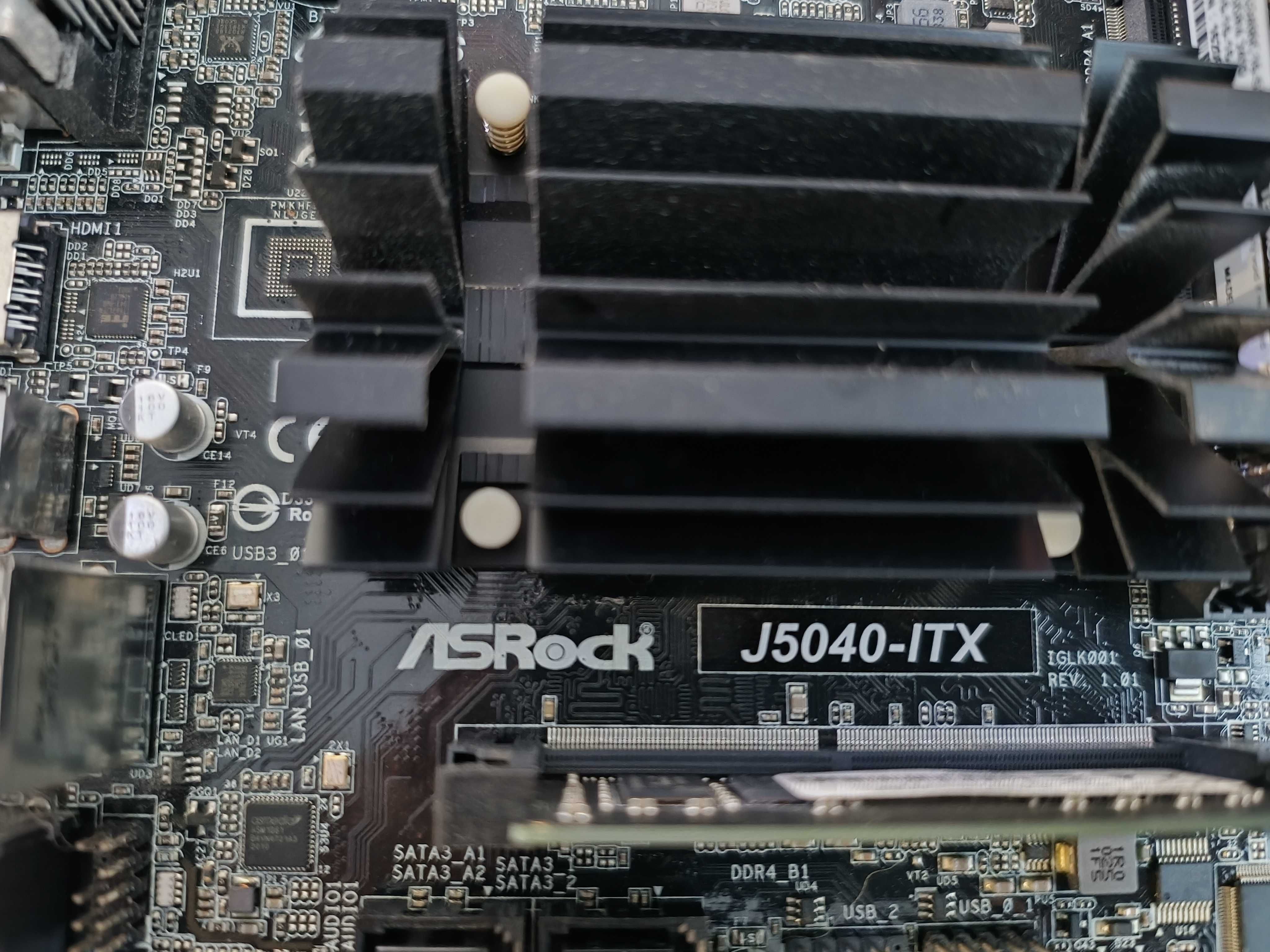 ASRock J5040-ITX (Intel Pentium Silver J5040, SoC) + 16Gb DDR4