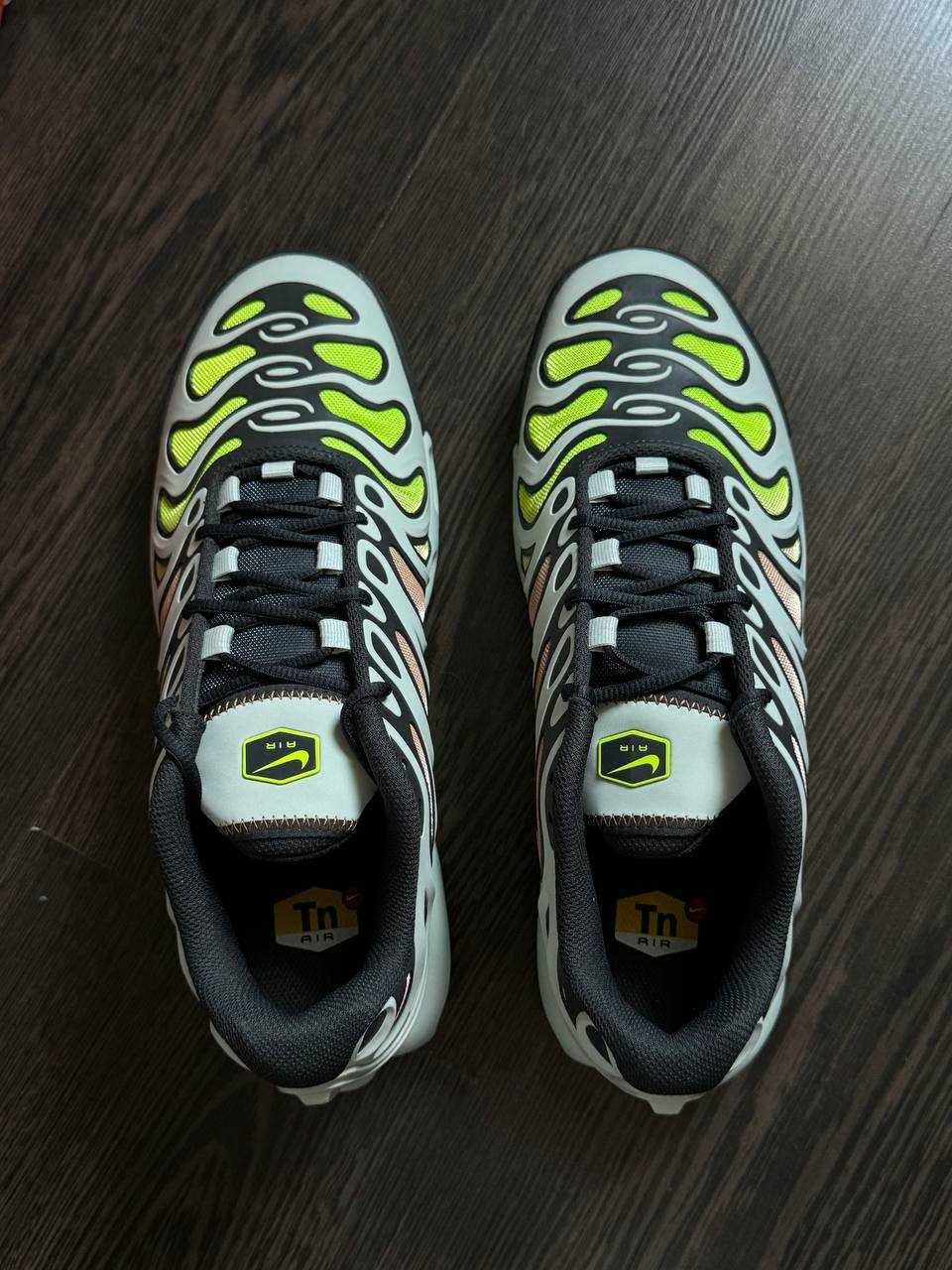 Кросівки Nike Air Max Plus Drift Light Silver/Volt White fd4290-009