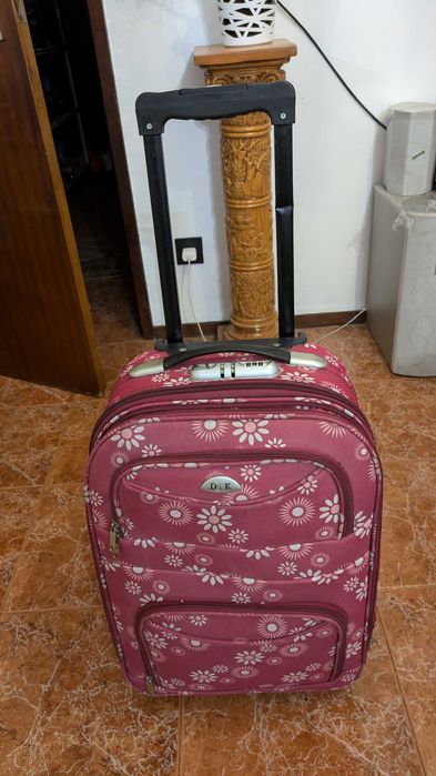 2 malas viagem  pequenas como nova em bom estado