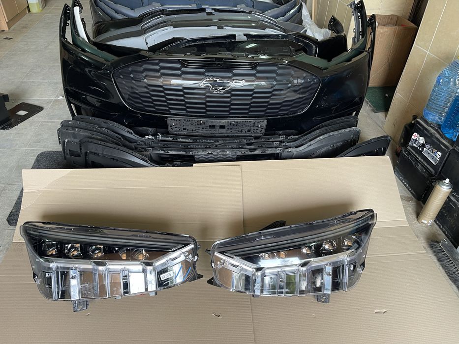 Ford Mustang Mach e фари