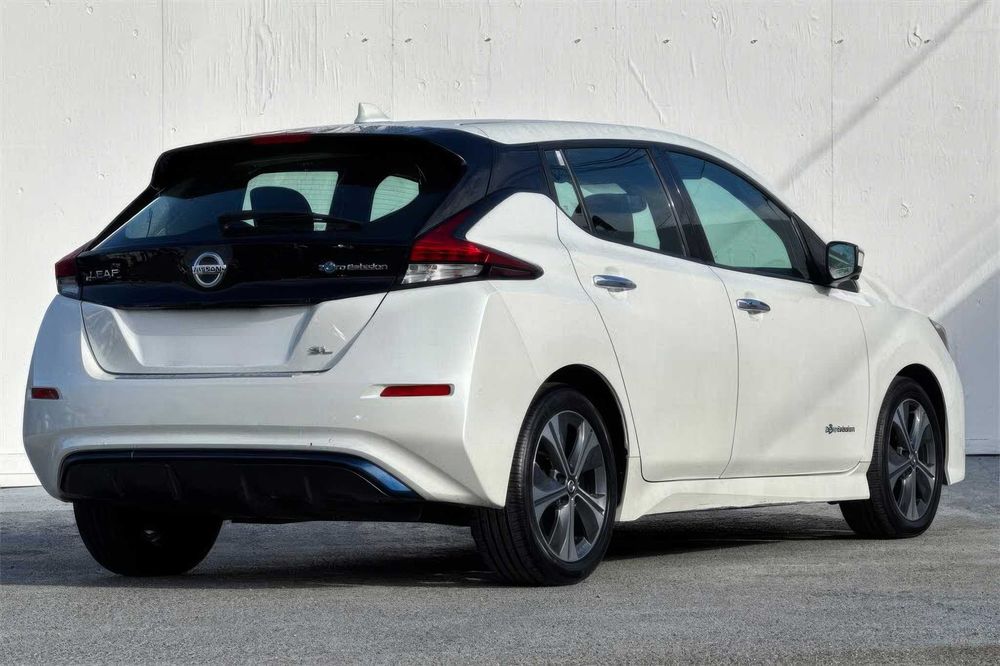 Nissan LEAF SL      2019